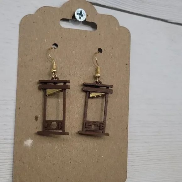 3/$12 Guillotine Earrings - Picture 3 of 4